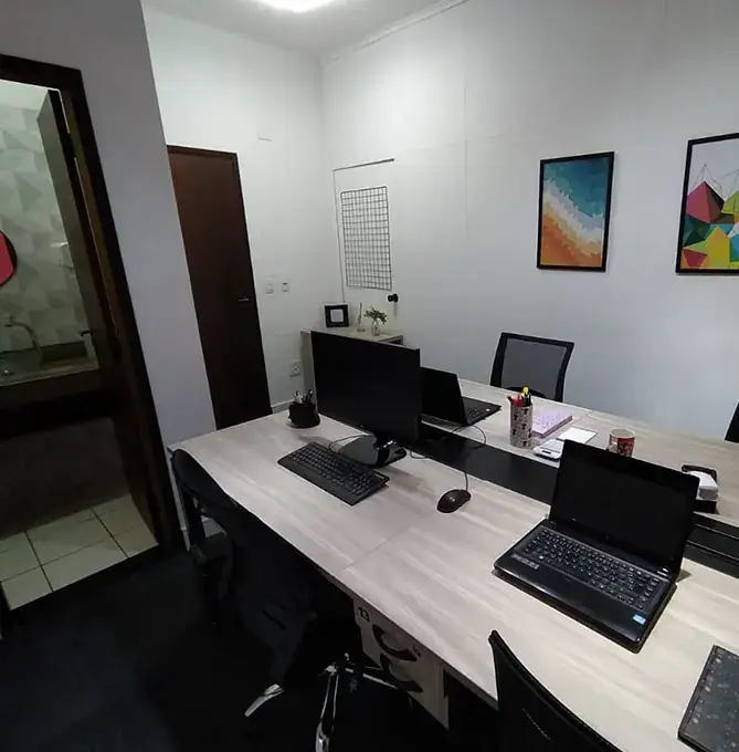 Sala privativa com banheiro exclusivo